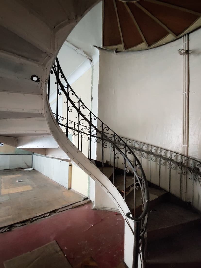 post-c541a019a68f828f92b9bf00f-1